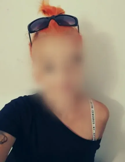 Alexandra, 35
