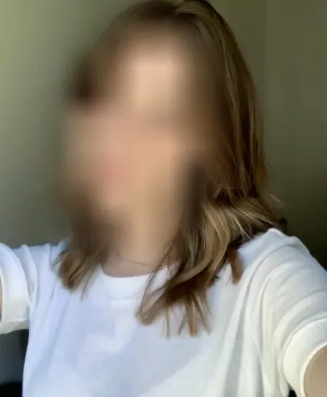 Andrea, 28