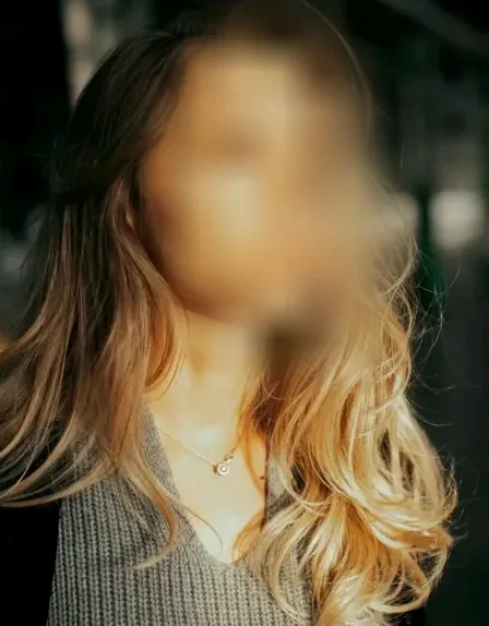 Chiara, 40