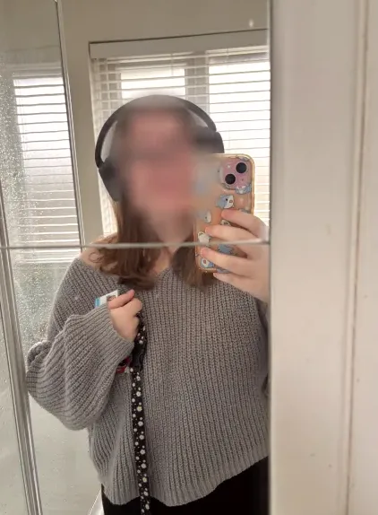 Corinna, 23