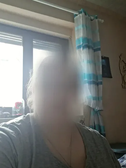 Daniela, 25