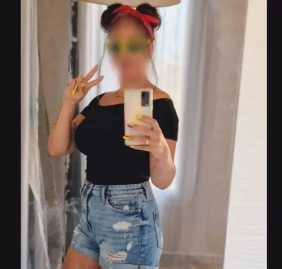Fiona, 37