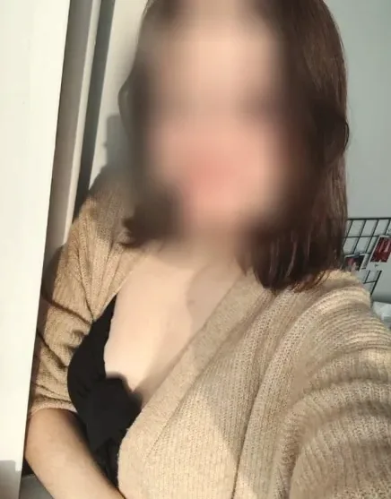 Ivana, 30