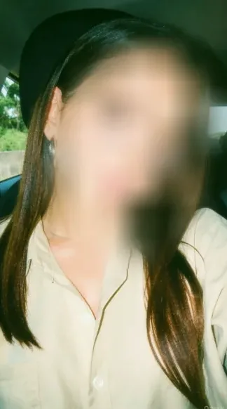 Julia, 25