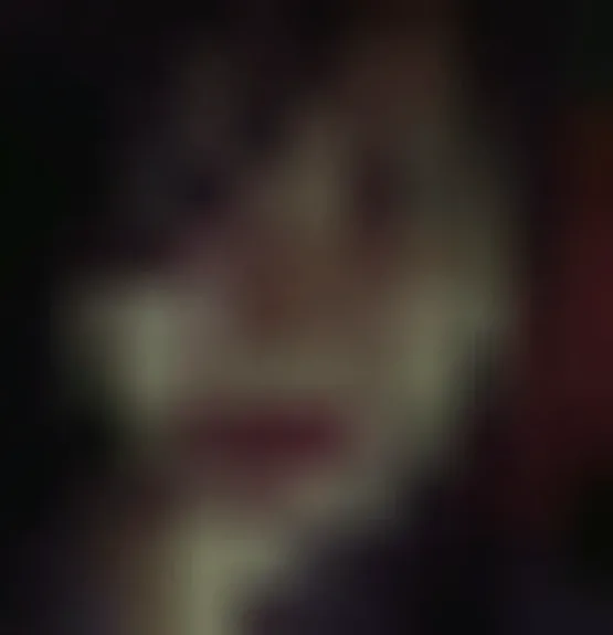 Julia, 30