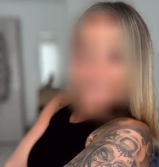 Julia, 36