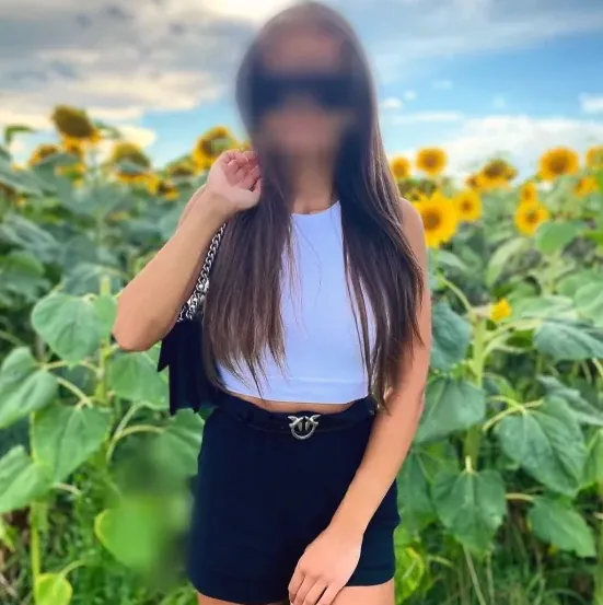 Katrin, 25