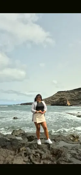 Laura, 36