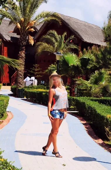 Milica, 32