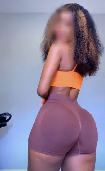 Nikolina, 37