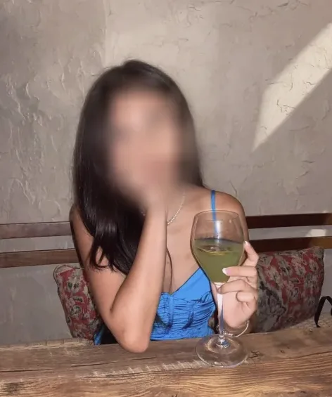 Paula, 19