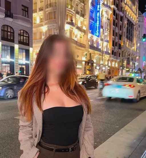 Sandra, 26