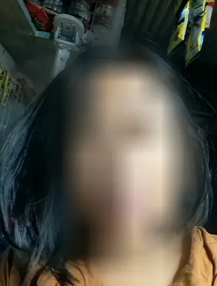 Stefanie, 32